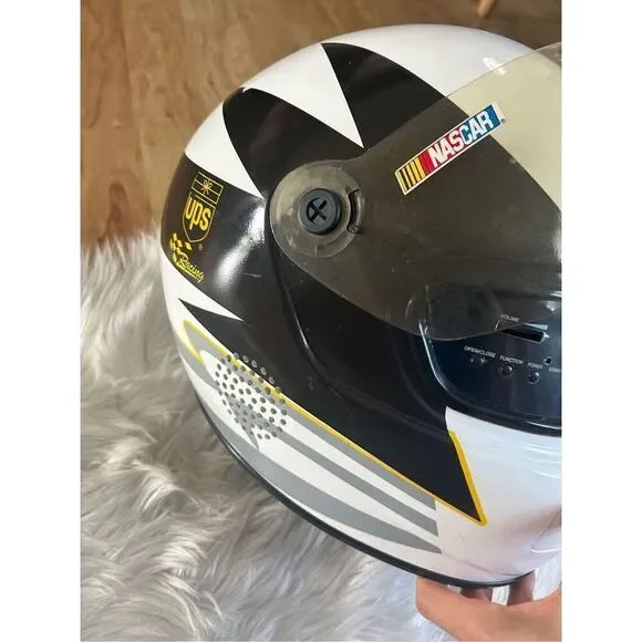 Racing helmet ford ups racing radio and cd player no cord tested radio works dal